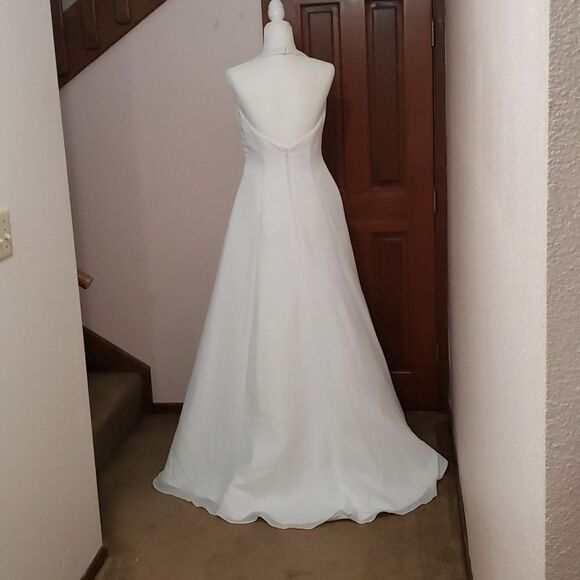 Wedding gown from davids bridal. Style 59486, white. Size 10 - Picture 5 of 7